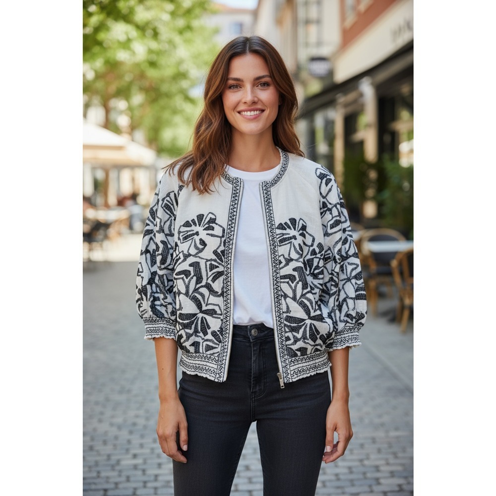 Chicos Jacket Womens 0 Petite White Black Embroidered Boho Floral Open Front Top
